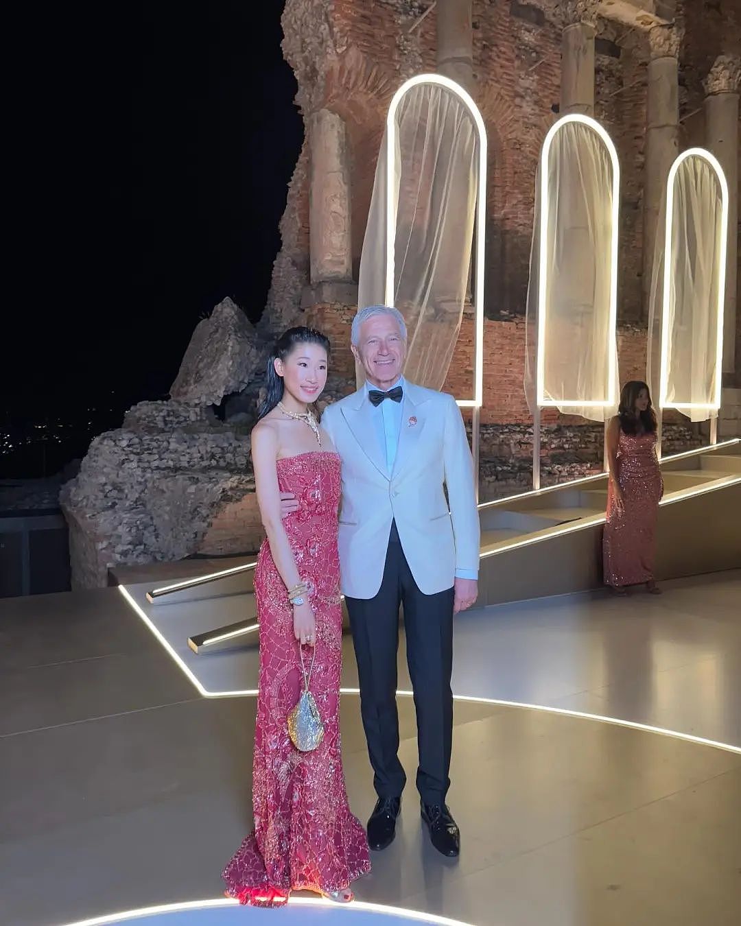 华裔富二代奢靡生活曝光！27岁住$2400万庄园，开劳斯莱斯！被痛骂“脸皮厚“！（组图） - 1
