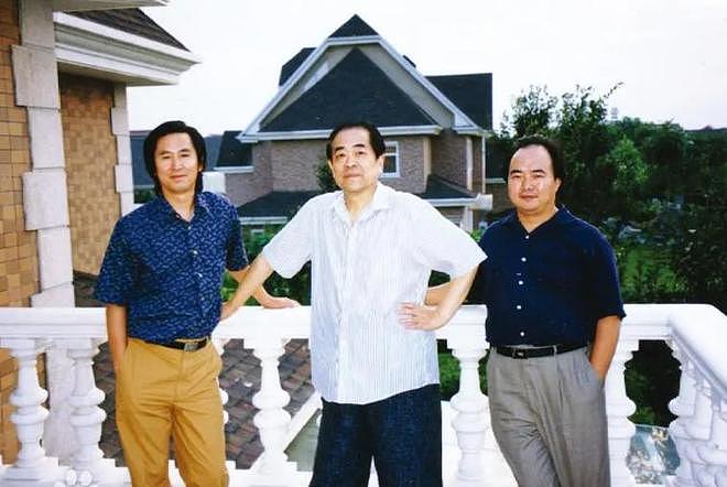 87岁范曾情史曝光，三婚老婆是好友妻子，现小50岁娇妻却出轨继子（组图） - 4