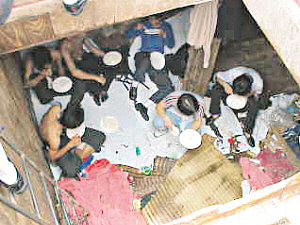 因为她，200多个中国人集体跳海！曾被全球通缉，死后却有千人送行？（组图） - 5
