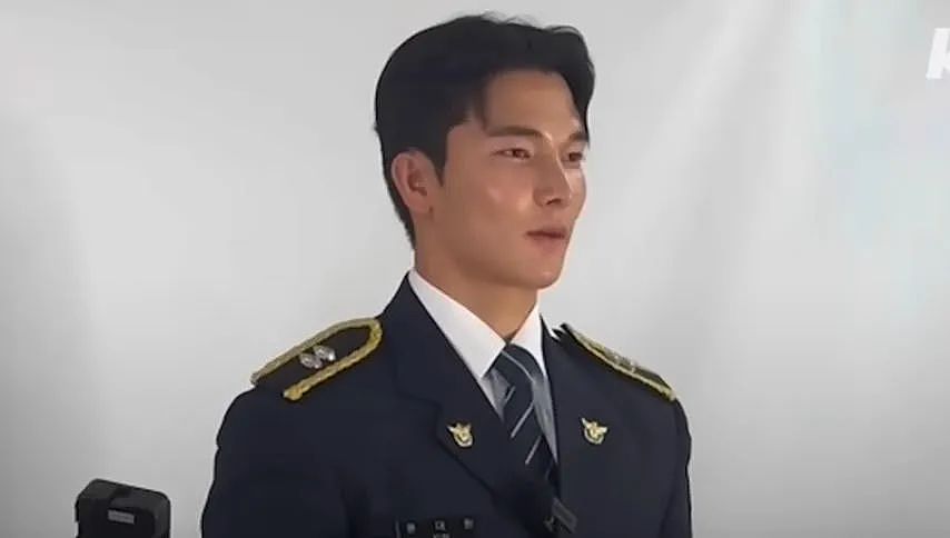 韩国警方用高科技稻草人防犯罪！这要死的画风，居然真的管用啊…（组图） - 4
