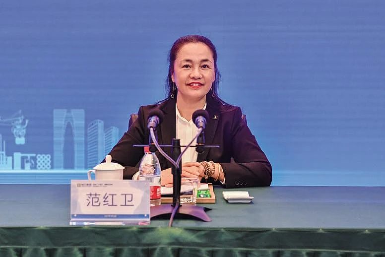 24岁，中国女首富的儿子出山了（组图） - 1