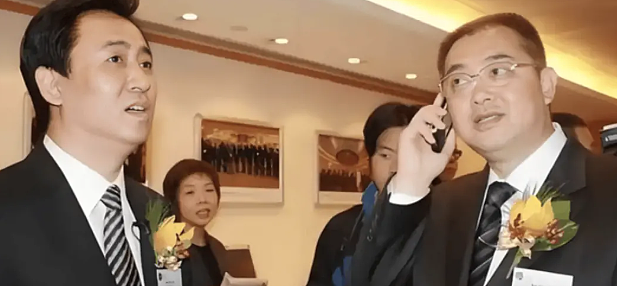 亡命天涯被找到！恒大二号人物藏身美国富人区，妻子名下多处豪宅曝光（组图） - 13