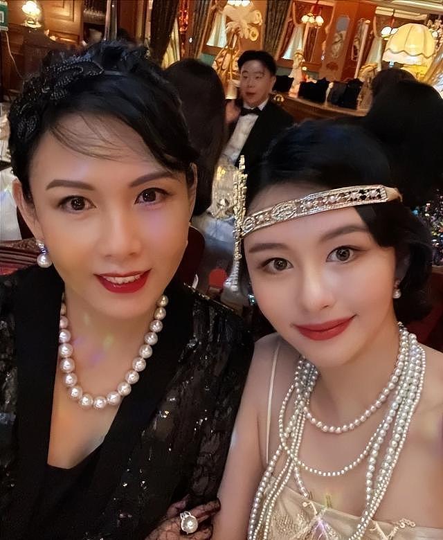 “媚骨天成”邱淑贞：王晶仍念念不忘，嫁豪门的日子却并不好过？（组图） - 4
