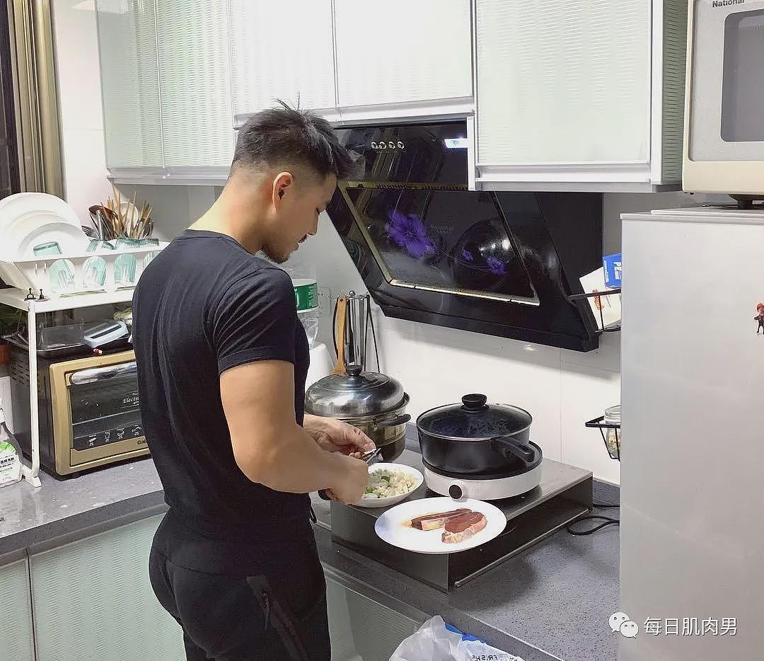 【帅哥】上海一姐男友床照被曝光，姐夫真的好可啊（组图） - 20