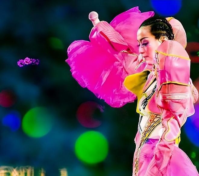 “香港最后一位天后”郑秀文：挺过出轨婚变，如何做到一生爱一人（组图） - 18