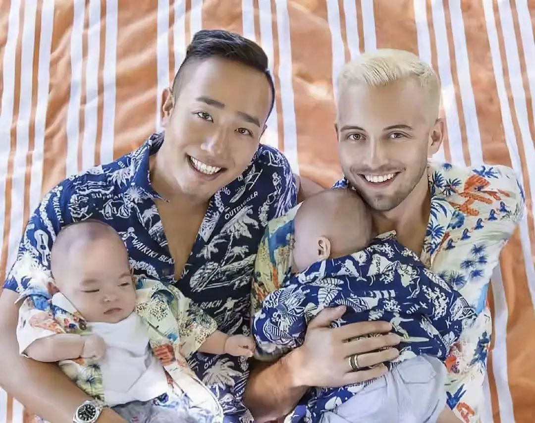 恭喜！香港名流和外籍男友举办同性婚礼，俩11岁儿子到场见证（组图） - 7