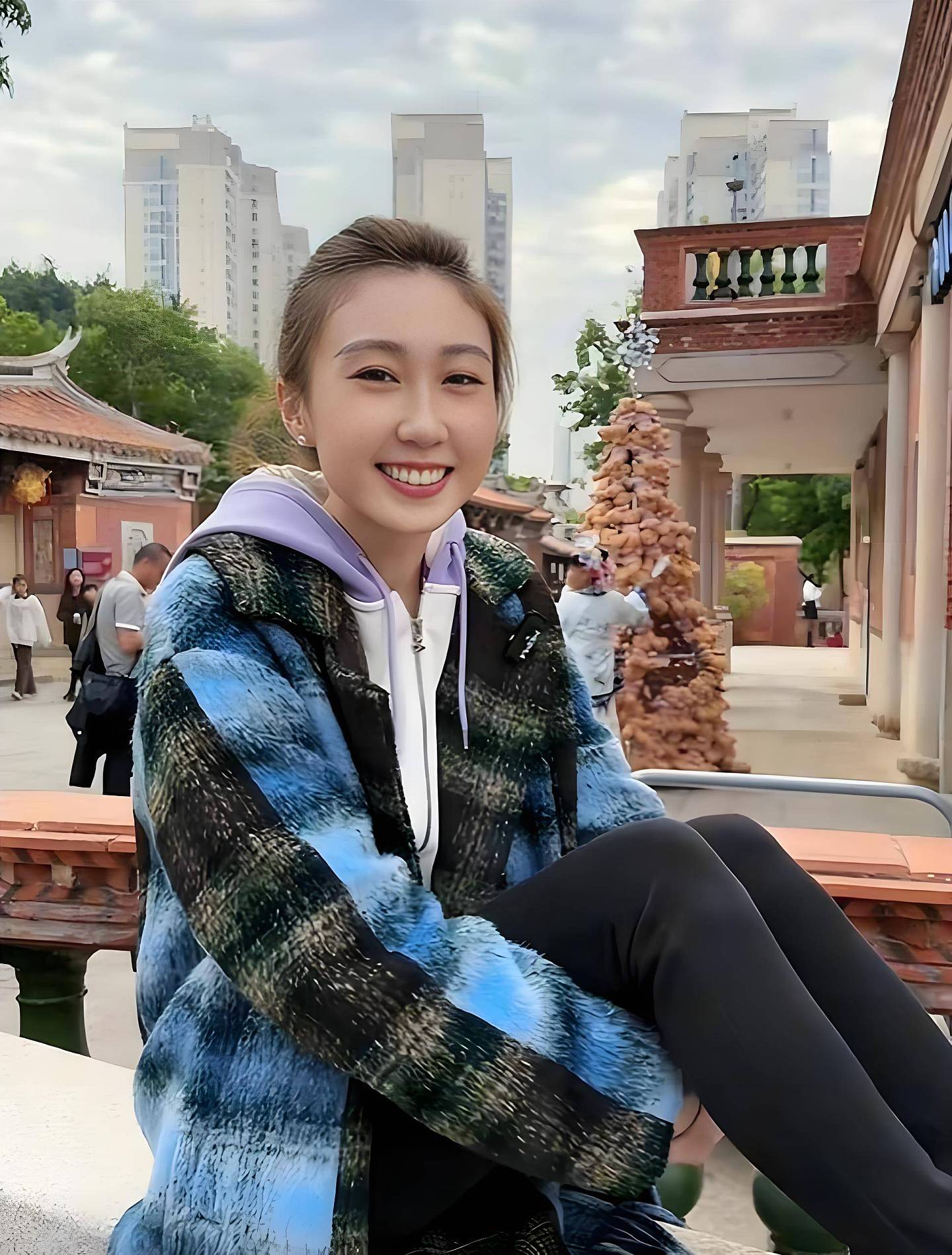 水均益升级当姥爷!他与前妻王君相聚在医院(组图) - 1