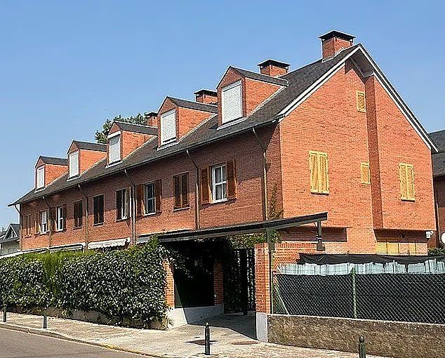 C罗31岁未婚妻的家，父亲是毒贩母亲是女招待，童年动荡却不贫困（组图） - 2