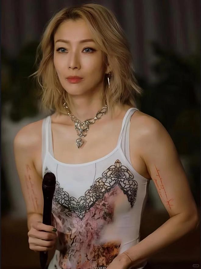 “香港最后一位天后”郑秀文：挺过出轨婚变，如何做到一生爱一人（组图） - 22
