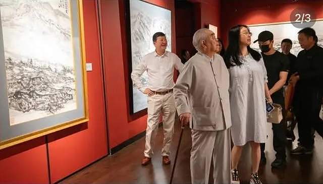 范曾失联后续:继子带他在法国看展,徐萌打扮邋遢,孕味十足(组图) - 2