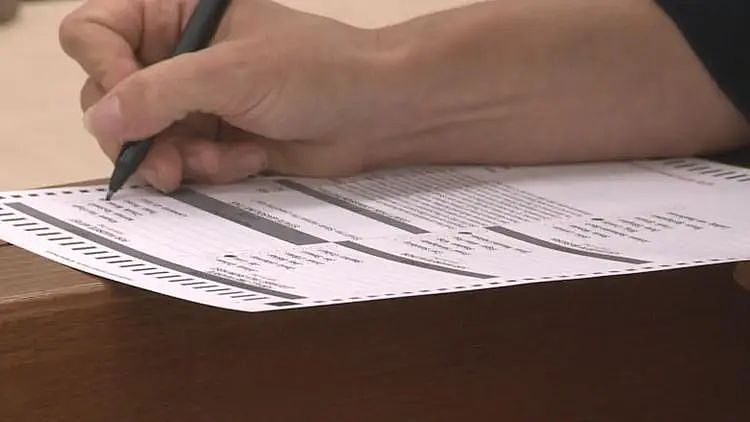 离谱至极！19岁中国留学生冒充美国公民投票，被判重罪护照被扣仍神秘回国？（组图） - 12