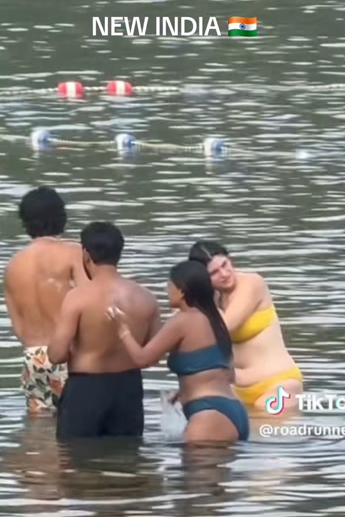 几名印度裔移民跳进加拿大湖泊搓澡嬉戏,被加拿大网友骂惨了…(组图) - 5