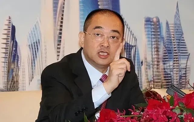 恒大“二号人物“夏海钧的海外资产转移术（组图） - 2