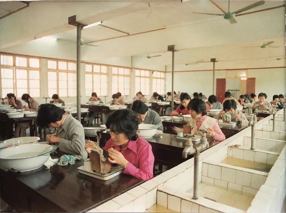 年销40亿国民品牌背后，一位老人不为人知的故事（组图） - 11