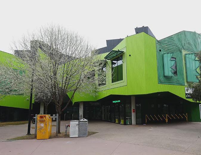 痛心！墨尔本这条内东街区衰败，餐馆被烧，亚洲商贩撤离，风光不再（组图） - 3