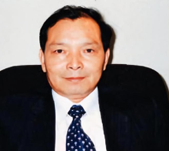 中国稀土太子爷的奢靡生活：90万一顿饭，父子俩挥霍上百亿资产（组图） - 4