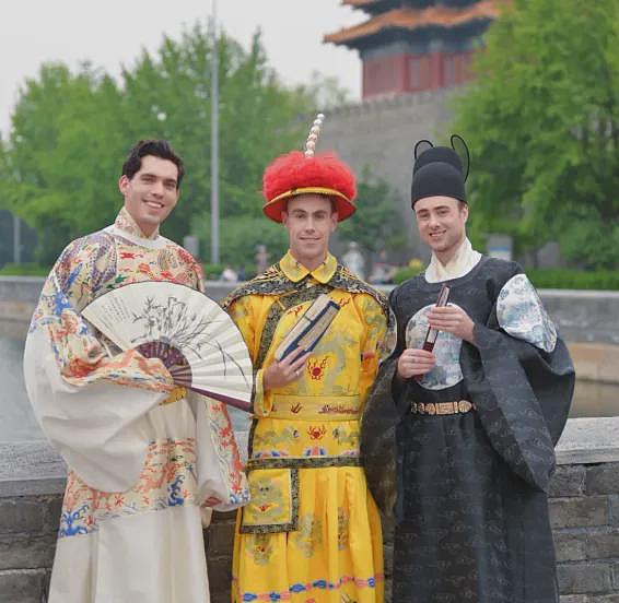 澳洲大爷来中国旅游差点丧命, 出院后深情致谢! 更多澳人亲历中国后集体转粉, 有人举国旗表忠心(视频/组图) - 10