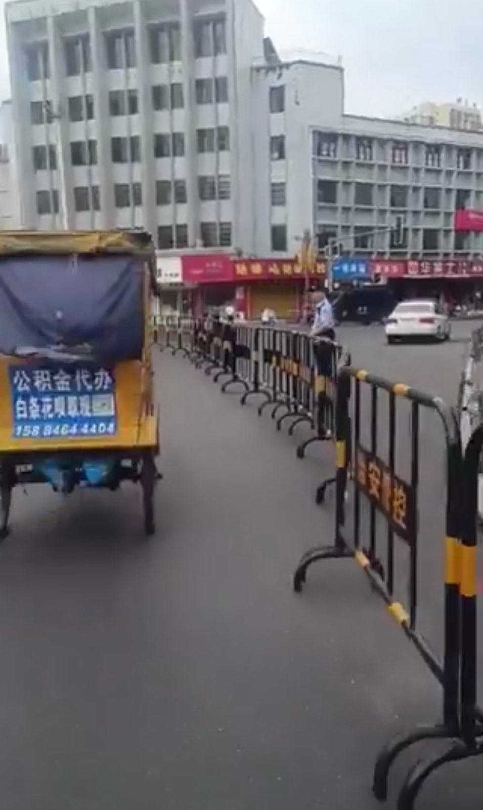 女孩被霸凌后，江油人因何走上街头（组图） - 7