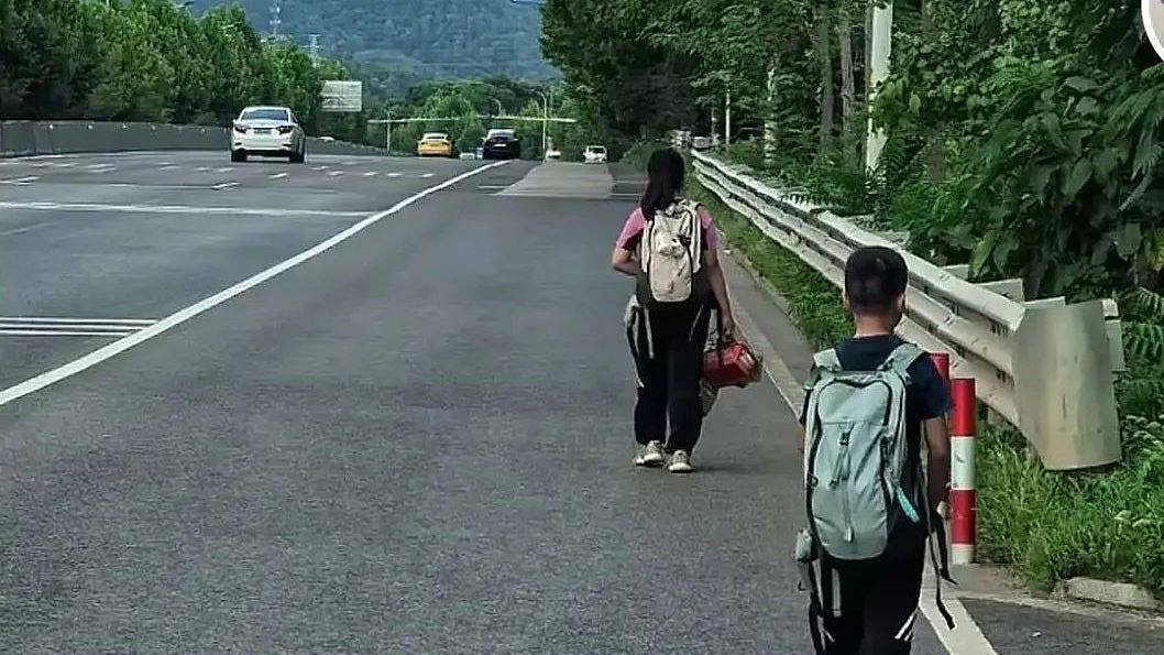 历时31天!80后父亲带子女徒步800km从深圳回长沙:磨炼两人的毅力(组图) - 1