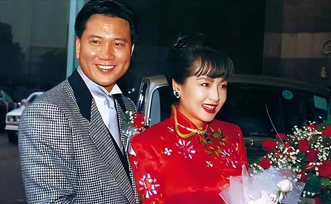 恬妞：出道即巅峰却遭富豪骗婚？中年逆袭，如何写出大女主剧本（组图） - 24