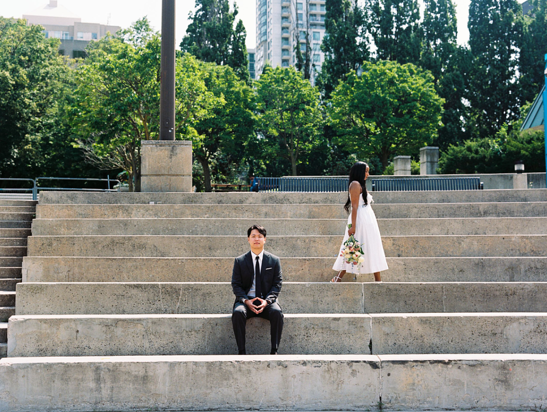超赞！ 华人小哥与黑人妹子成婚，在唐人街拍港风婚纱照（组图） - 2