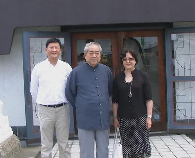 范曾好友揭露失联内幕，家族内斗陷两难，继子晒全家福挑衅亲女儿（组图） - 5