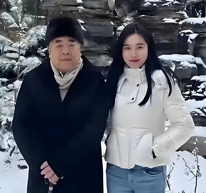 范曾好友揭露失联内幕，家族内斗陷两难，继子晒全家福挑衅亲女儿（组图） - 13