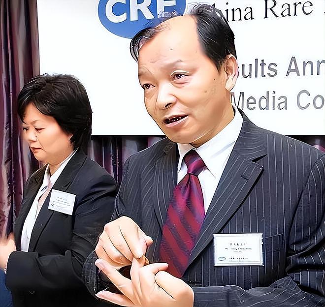 中国稀土太子爷的奢靡生活:90万一顿饭,父子俩挥霍上百亿资产(组图) - 14
