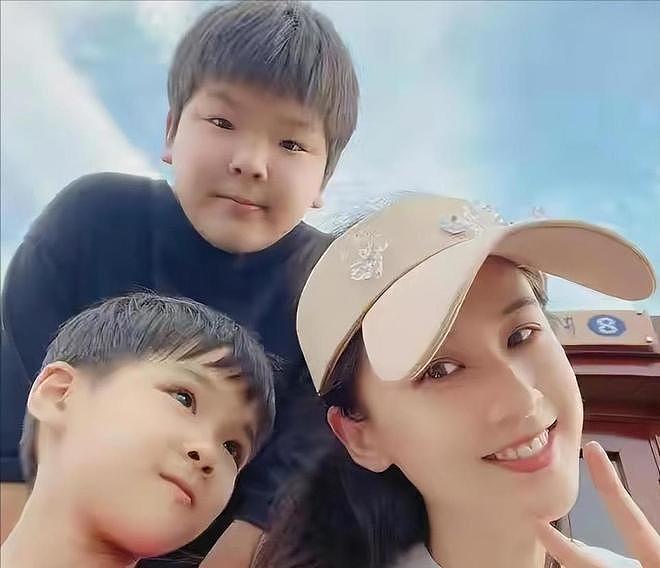 离婚7个月后，这一次高调秀恩爱的杨子，没给黄圣依留一丝体面（组图） - 23