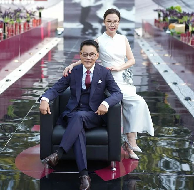 60岁李国庆谈再婚:妻子是北大读书时的“白月光”,曾承诺买房买车惹怒对方;张朝阳俞敏洪到场祝福(组图) - 1