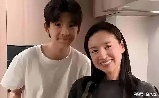 曹颖的儿子、董洁的儿子、孙俪的儿子，你觉得谁的颜值更胜一筹？（组图） - 16