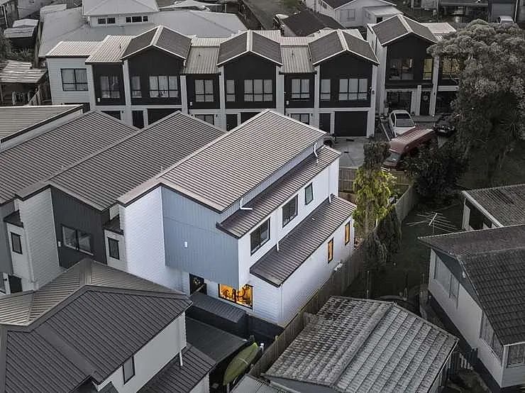 奥克兰这个区房价暴跌！有人断供弃屋跑路澳洲！还有人亏50万求售…（组图） - 4