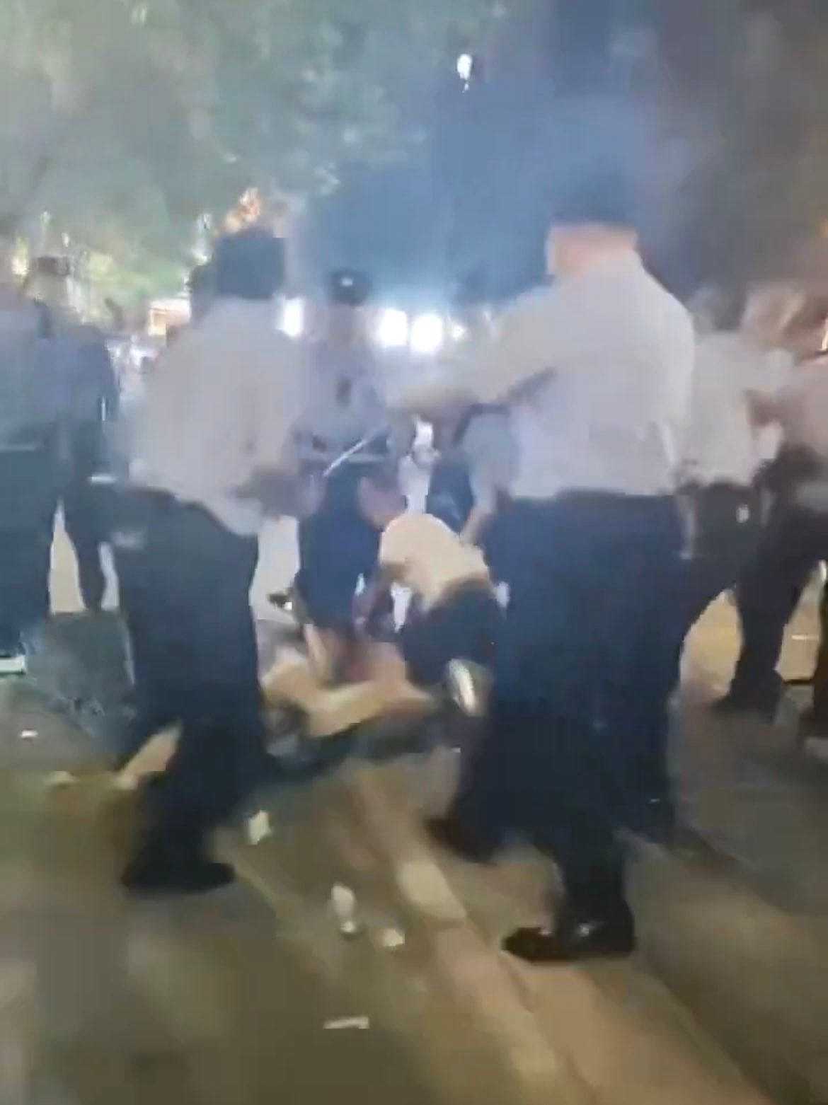 女孩被霸凌后，江油人因何走上街头（组图） - 4
