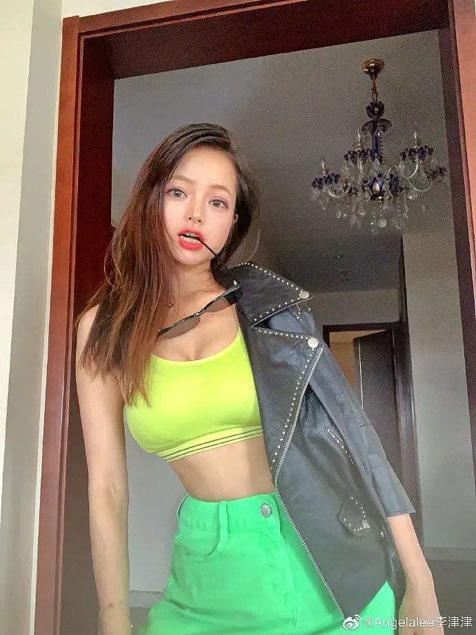【美女】她因70F的胸太大放弃舞蹈，靠健身练出犯规身材，网友：太顶了（组图） - 13