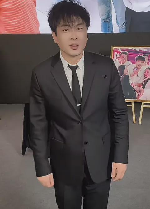 辛巴退播难平众怒！打假博主内涵其装病，此前已五次宣布退播（组图） - 2