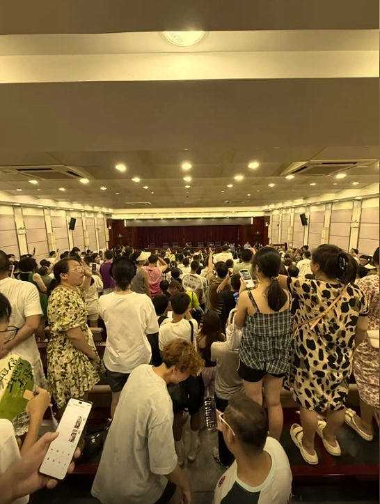 女孩被霸凌后，江油人因何走上街头（组图） - 3