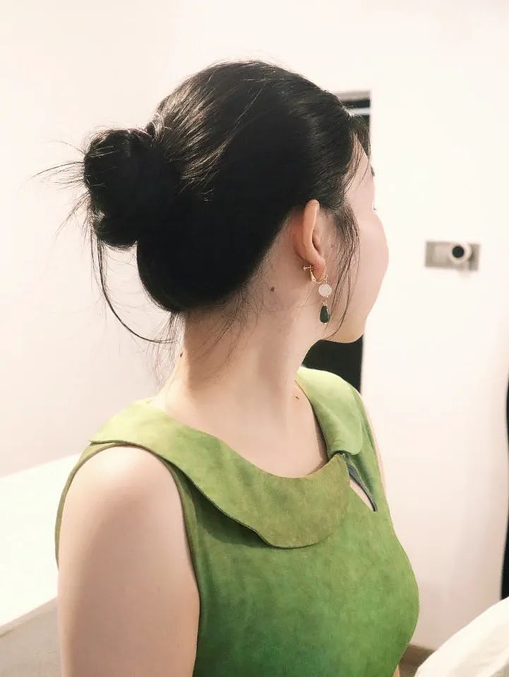 【时尚】又挑到10条美丽的绿裙子,好复古!好显白(组图) - 42