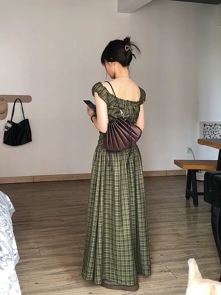 【时尚】又挑到10条美丽的绿裙子,好复古!好显白(组图) - 29