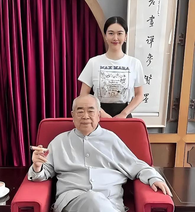 范曾妻子徐萌发声辟谣卷走20亿、出轨继子，曝两人上个月搬入新居（组图） - 6