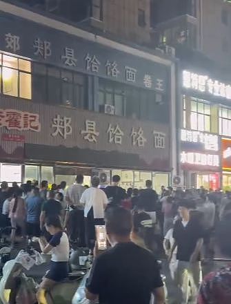 郑州“续面事件”面馆关门，附近商家：面馆老板太傲慢（组图） - 1