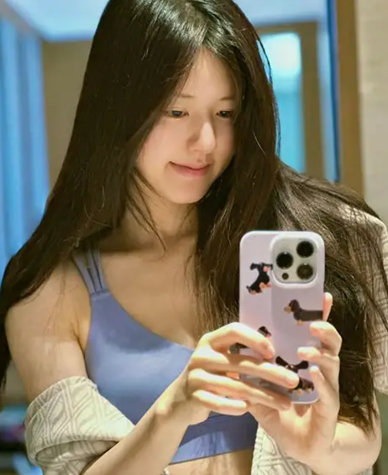 赵露思愿意当网红（组图） - 1