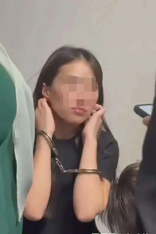 中国女子大闹吉隆坡机场,将女移民官头部撞墙被捕,结局大快人心(组图) - 4