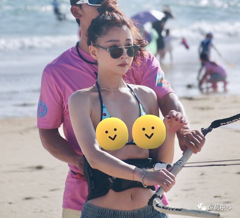 【美女】45岁殷桃,身材有多辣?网友直呼:不愧是梦中情桃(组图) - 13