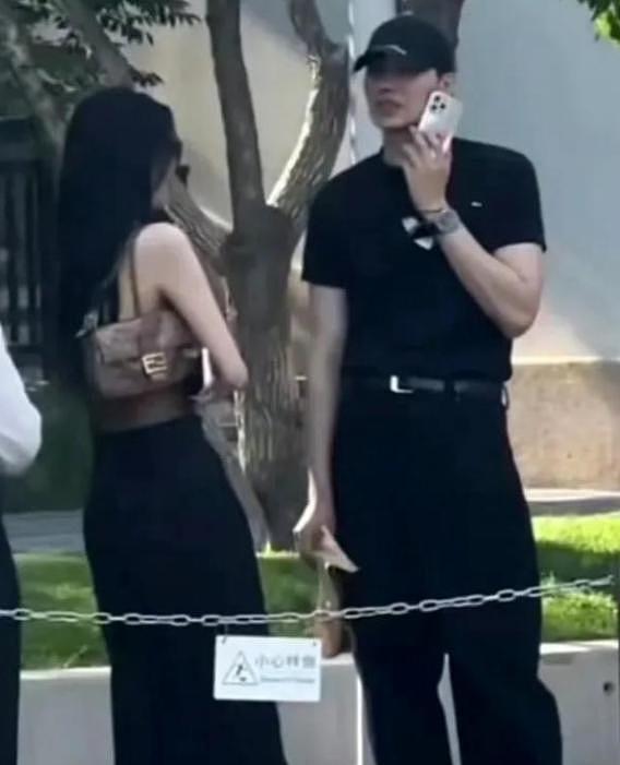 “野模”孙怡人设崩塌!吃相难看,知三当三,难怪王京花看不上她(组图) - 12