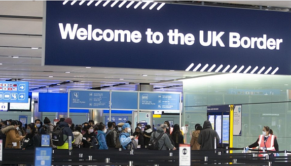 刚刚！驻英大使馆重磅通知：在英中国公民尽快完成“海外公民登记”（组图） - 1