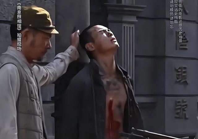 捅蜂窝了！主持人辣评《南京照相馆》，煽动情绪拉仇恨，央妈发怒（组图） - 2