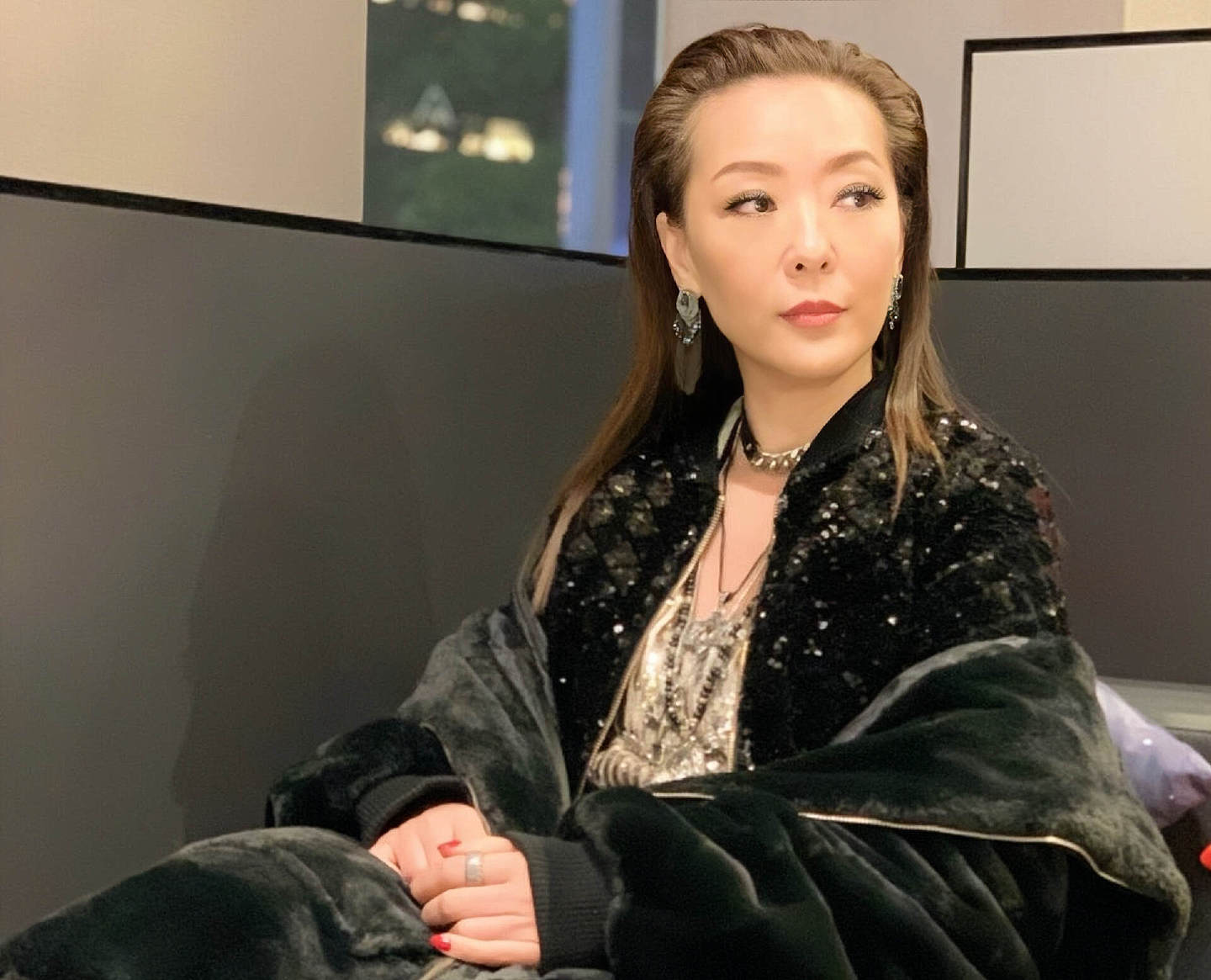香港知名女星狂摸小鲜肉，恋上有妇之夫当第三者（组图） - 6