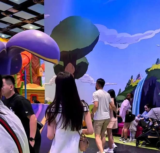 大S的嫁衣人生与马筱梅的逆袭：十年婚姻两场戏，赢家居然是她！（组图） - 1
