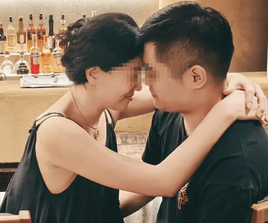女生49页PPT举报男友脚踏十条船！看到男主职业我直呼怪不得10个（组图） - 3