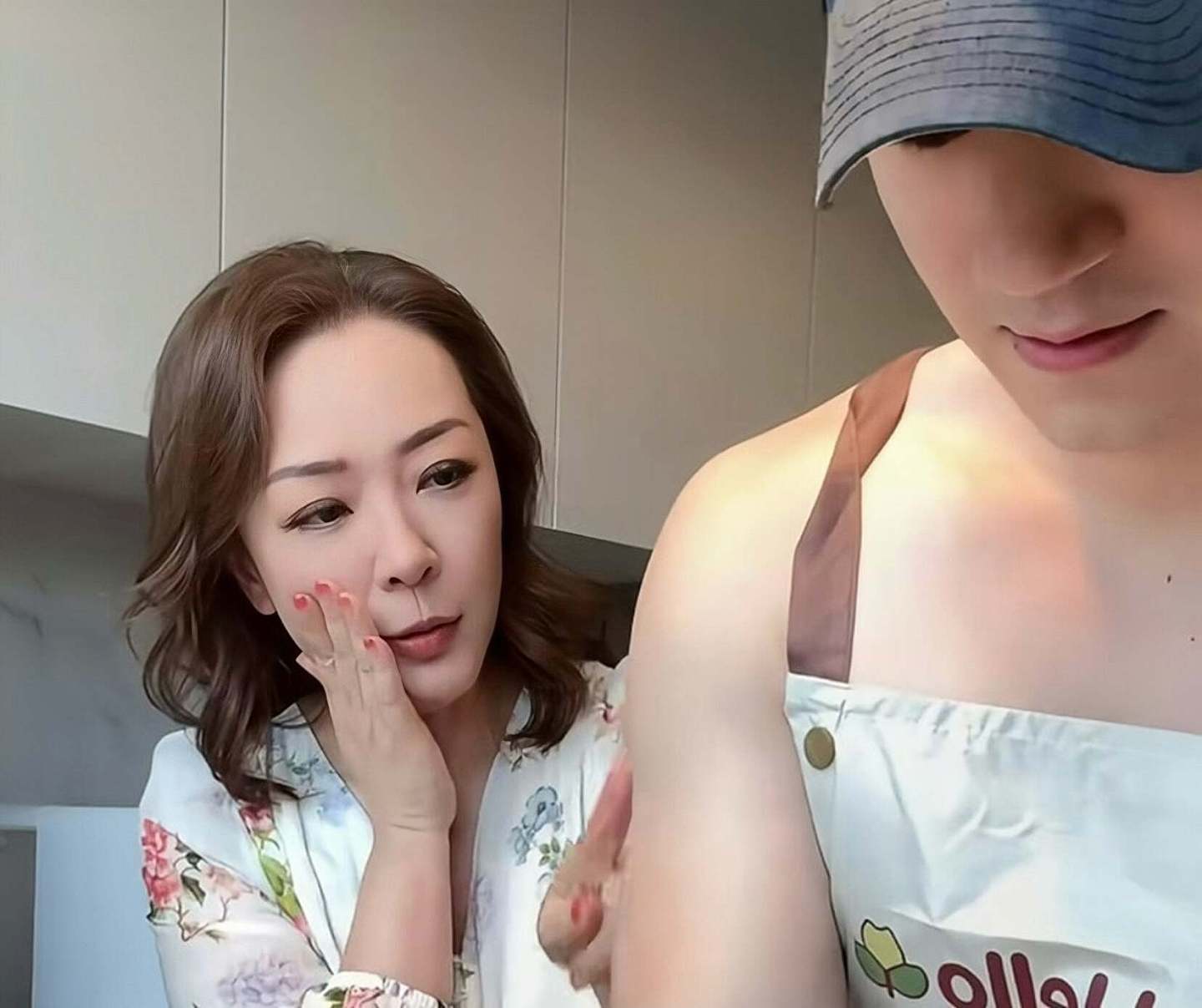 香港知名女星狂摸小鲜肉，恋上有妇之夫当第三者（组图） - 3